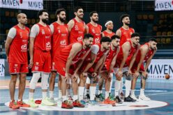لاعبو الأهلي لكرة السلة خلال مباراة في الدوري الإفريقي