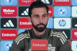 ألفارو أربيلوا يتحدث في مؤتمر صحفي قبل مباراة ريال مدريد وأتلتيك بلباو