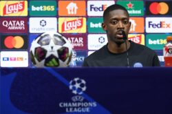 عثمان ديمبلي لاعب باريس سان جيرمان يتحدث في مؤتمر صحفي