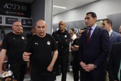 حسام حسن يتحدث مع لاعبي منتخب مصر