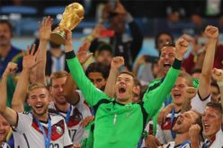 لاعبو منتخب ألمانيا يحتفلون بهدف خلال مباراة في كأس العالم 2026