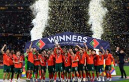 كريستيانو رونالدو يرتدي قميص منتخب البرتغال في كأس العالم 2026