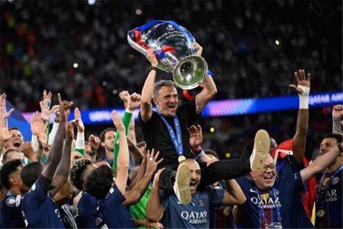 برادلي باركولا لاعب باريس سان جيرمان