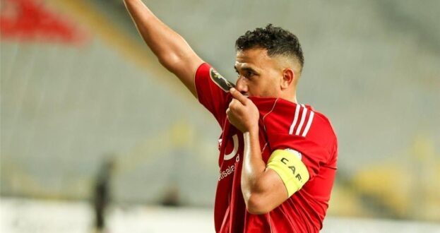 رئيس نادي الرياض السعودي بندر المقبل يتحدث في مؤتمر صحفي