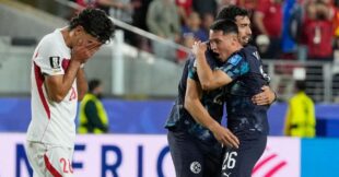 لاعبو منتخب تركيا يشعرون بالإحباط بعد خسارتهم أمام باراغواي في كأس العالم 2026