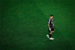 ليونيل ميسي يحتفل بتسجيل هدف في كأس العالم
