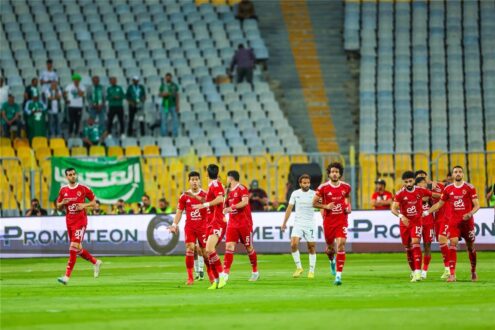 لاعب كرة قدم جديد ينضم إلى النادي الأهلي