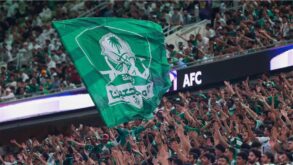 لاعبو الأهلي السعودي ياسين الزبيدي ويزن مدني