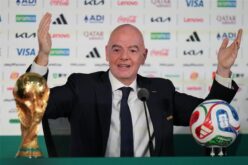 جياني إنفانتينو رئيس الفيفا خلال مؤتمر صحفي