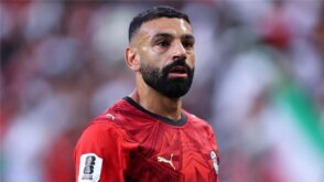 محمد صلاح يرتدي قميص روما أو بشكتاش