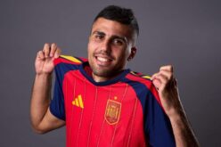 لاعب خط وسط مانشستر سيتي رودري