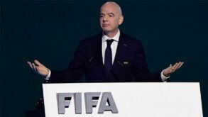 رئيس اتحاد عربي يهاجم فيفا ويتهم إنفانتينو بالابتزاز