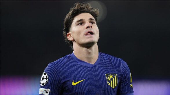 جوليان ألفاريز لاعب أتلتيكو مدريد وبرشلونة