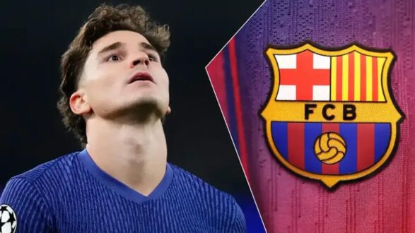 لاعب كرة القدم جوليان ألفاريز يرتدي قميص أتلتيكو مدريد