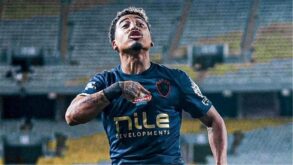 لاعب الزمالك خوان ألفينا بيزيرا خلال مباراة