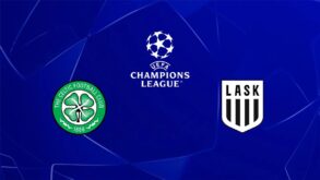 لاعبو سيلتيك ولاسك لينز يتنافسون على الكرة في مباراة بدوري أبطال أوروبا