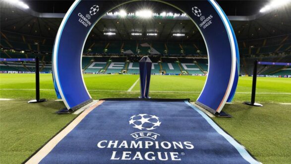 لقطة جماعية للاعبي فريق يتوج بلقب دوري أبطال أوروبا