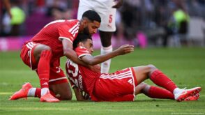 لاعب كرة القدم جمال موسيالا
