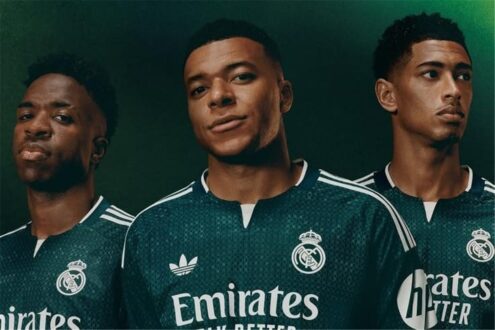 لاعبو ريال مدريد يحتفلون بهدف في مباراة بالدوري الإسباني