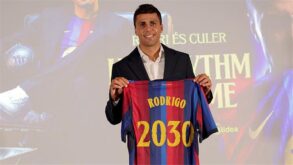 لاعب برشلونة الجديد رودري يشارك في تدريبات الفريق لأول مرة