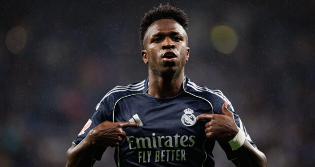 فينيسيوس جونيور لاعب ريال مدريد يحتفل بهدف