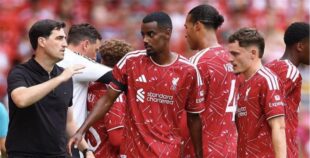كذبة بيضاء: حقيقة غياب لاعب ليفربول قبل انتقاله الصيفي