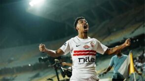 لاعب الزمالك بيزيرا يرتدي قميص الفريق