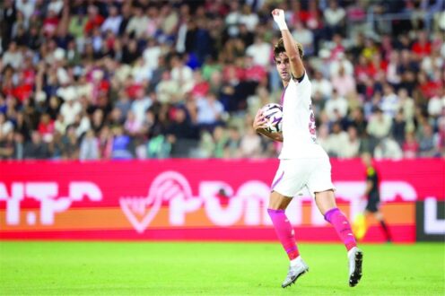 فيران توريس لاعب باريس سان جيرمان الجديد