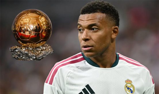 كيليان مبابي يرتدي قميص ريال مدريد ويبدو متأثرًا