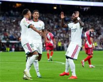 كيليان مبابي يحتفل بتسجيل هدف لريال مدريد ضد رايو فاليكانو