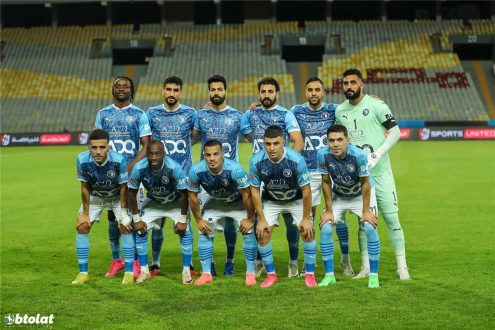 لاعبو بيراميدز في تدريبات الفريق