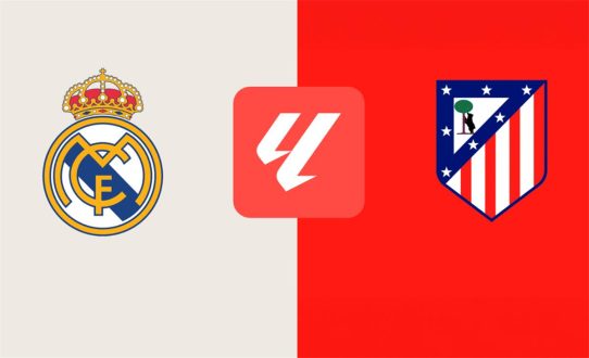 لاعبو ريال مدريد وأتلتيكو مدريد يتنافسون على الكرة في ديربي مدريد
