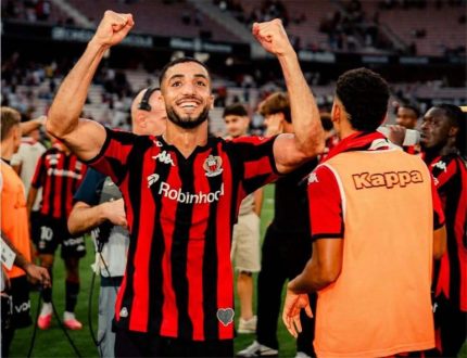 المدافع المصري محمد عبد المنعم يشارك في مباراة نيس ضد ستراسبورج